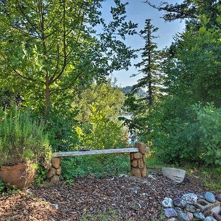 Quaint Riverside Reprieve With Kayaks And Floats! Brookings Εξωτερικό φωτογραφία