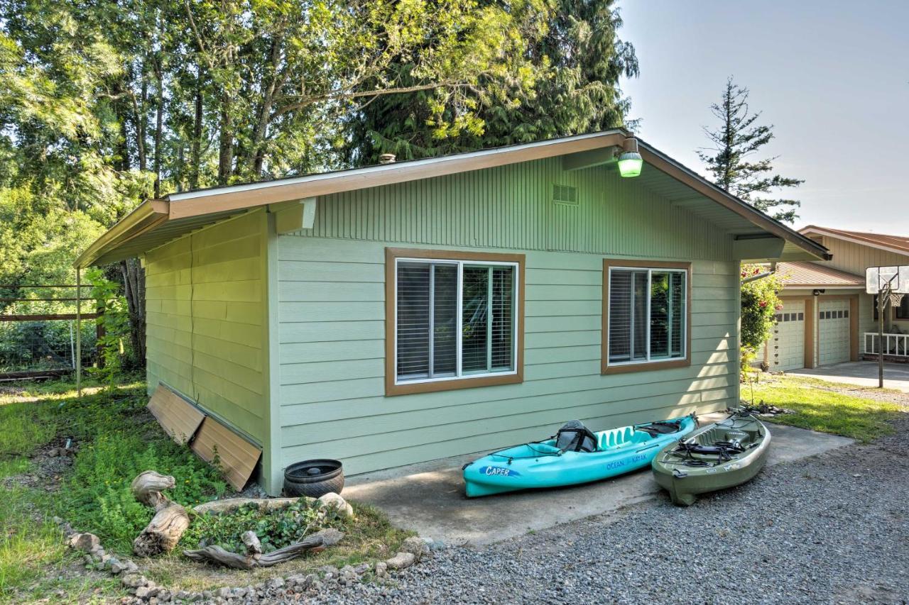 Quaint Riverside Reprieve With Kayaks And Floats! Brookings Εξωτερικό φωτογραφία