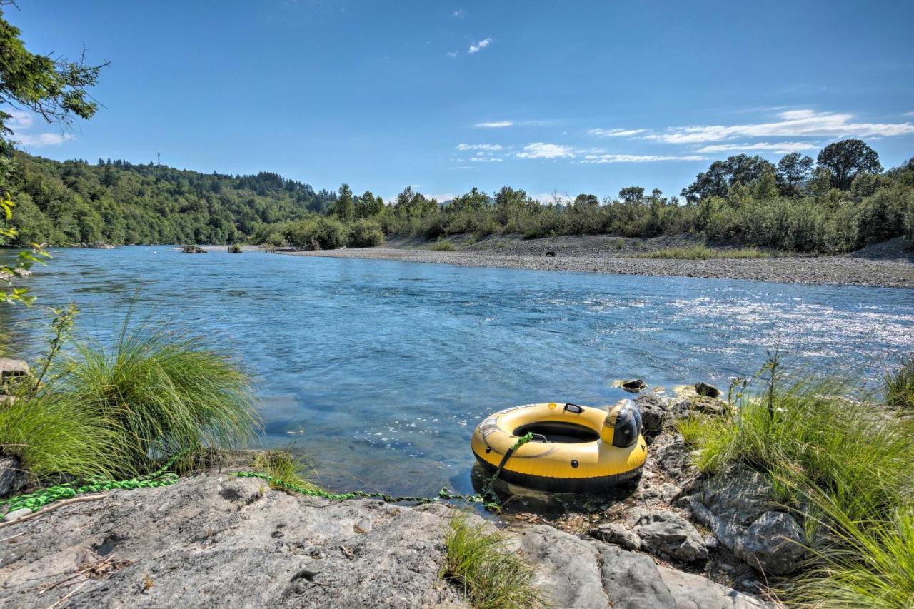 Quaint Riverside Reprieve With Kayaks And Floats! Brookings Εξωτερικό φωτογραφία